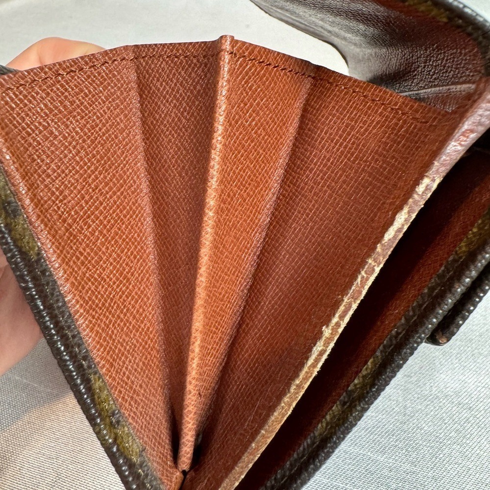 Louis Vuitton Monogram Canvas Bifold Wallet Coin Pouch - Picture 4 of 10